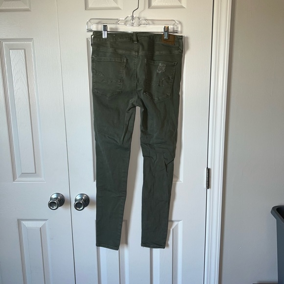 Light olive green distressed American Eagle jeans - Picture 2 of 3